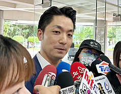 台北市長蔣萬安4日表示，2隻小貓熊預計6日自上海抵達台灣，是台北與上海城市交流的具體成果，盼能
夠盡快與大家見面。