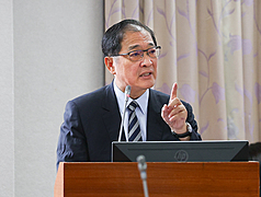 立法院司法及法制委員會8日邀請法務部長鄭銘謙等部會首長針對「從源頭查緝到道路安全：我國毒品犯罪與毒駕防制政策」進行專題報告，並備質詢。