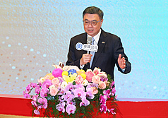 行政院長卓榮泰9日在台北出席台鐵公司「115年鐵路節慶祝大會」。