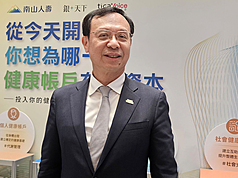 藥物韌性推動委員會近期完成第一次會議，衛福部長石崇良（圖）9日向媒體說明會議決議，未來每季舉
行1次，追蹤藥品韌性5大策略，含國藥國造、國藥國用、智慧調度、法規調適及國際合作。