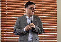 近一年來韓國股市強勁，KOSPI指數突破8000點大關，資本市場研究院長金世浣（圖）10日出席外媒記者會時分析指出，主因是去年李在明政府上任後「商法」3度修法，保護小股東及提高董事會成員的獨立性。