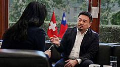 受到中國的排擠與打壓，在「一個中國」原則下，台灣無法成為「國際勞工組織」的正式會員國。國際勞工大會6月舉辦期間，勞動部首度舉辦「尊嚴勞動國際研討會」，勞動部長洪申翰首度赴瑞士出席會議。