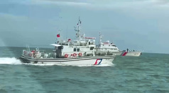 海巡署金馬澎分署18日偵獲4艘中國海警船侵擾金門水域，隨即出動巡防艇併航應對。