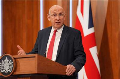 英國國防大臣希利(John Healey)11日因軍費開支爭議請辭。(檔案照)