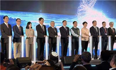 政府推動「大南方新矽谷推動方案」，國科會攜手數發部、衛福部及台南市政府舉辦「大南方AI智慧健康展」。(蔡芃敏 攝)