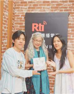 Voice to the World主持人介文專訪 雙胞胎靈魂重唱 依錚依靜