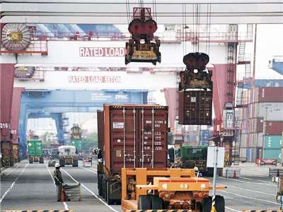 中華經濟研究院1日公布2026年5月台灣製造業採購經理人指數(PMI)由4月的60.3%上升1.1個百分點，至61.4%，已連續8個月呈現擴張，並創下2021年9月以來最快擴張速度。