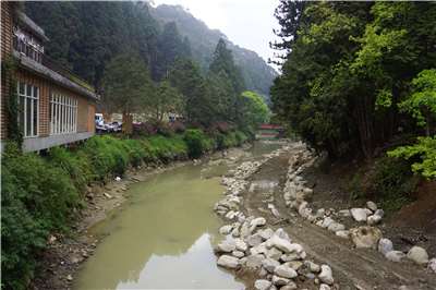 南投縣竹山鎮加走寮溪(圖)因邊坡崩塌阻塞河道形成堰塞湖，估蓄水量已約10萬公噸。資料照片(圖：維基)