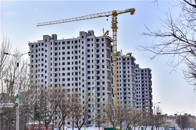 中國房市低迷，衝擊物業服務公司。圖為中國青州，一處在建商品住宅。