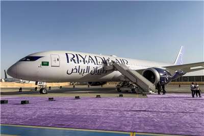7日停泊於哈立德國王國際機場的利雅德航空(Riyadh Air)波音787夢幻客機(Boeing 787 Dreamliner)。