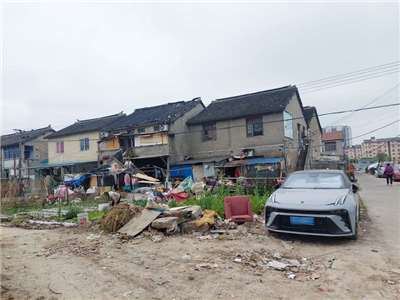中國國務院5月28日正式印發「城市更新『十五五』規劃」，當中提到城鎮危舊房改造目標為50萬戶，較「十四五」增加1倍。圖為上海浦東新區資料照。(圖：中央社)