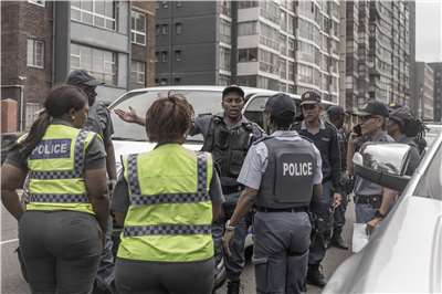 南非警方30日部署警力，以防止「反移民」騷亂和抗議活動。(AFP)