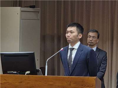 立法院教委會10日討論《電子競技運動發展基本法》草案，運動部長李洋宣布，年底將發布「電子競技產業白皮書」，並規劃明年投入新台幣3千萬元推動電競運動發展。(江昭倫 攝)