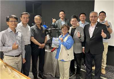 產官學各界關心台灣從無人機到低空經濟的優勢能否建立，特別發表新書《從無人機邁向低空經濟》。圖：中華無人機推廣協會提供