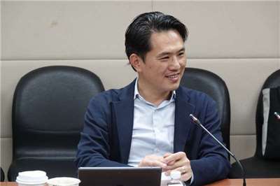 國民黨發言人陳以信表示，「鞭刑公投」非優先推動項目。資料照片。