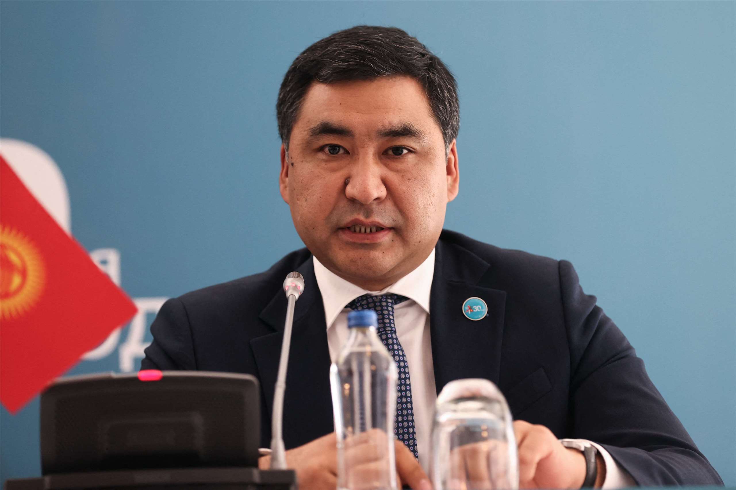 吉爾吉斯第一副總理埃曼戈爾德耶夫表示，已與俄羅斯達成協議，同意俄國每月提供10萬公噸燃料，並以交易所市場價格採購，預計供應至今年底。(AFP)