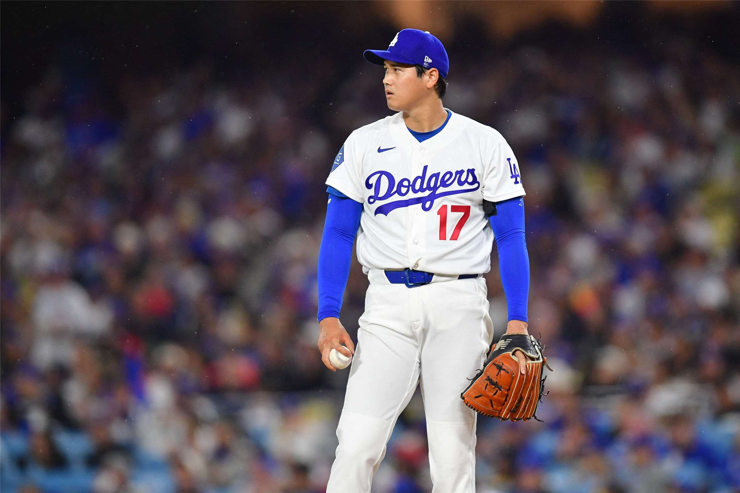 大谷翔平（Shohei Ohtani）因左膝不適，預計短時間內無法重返道奇先發輪值。資料照片。