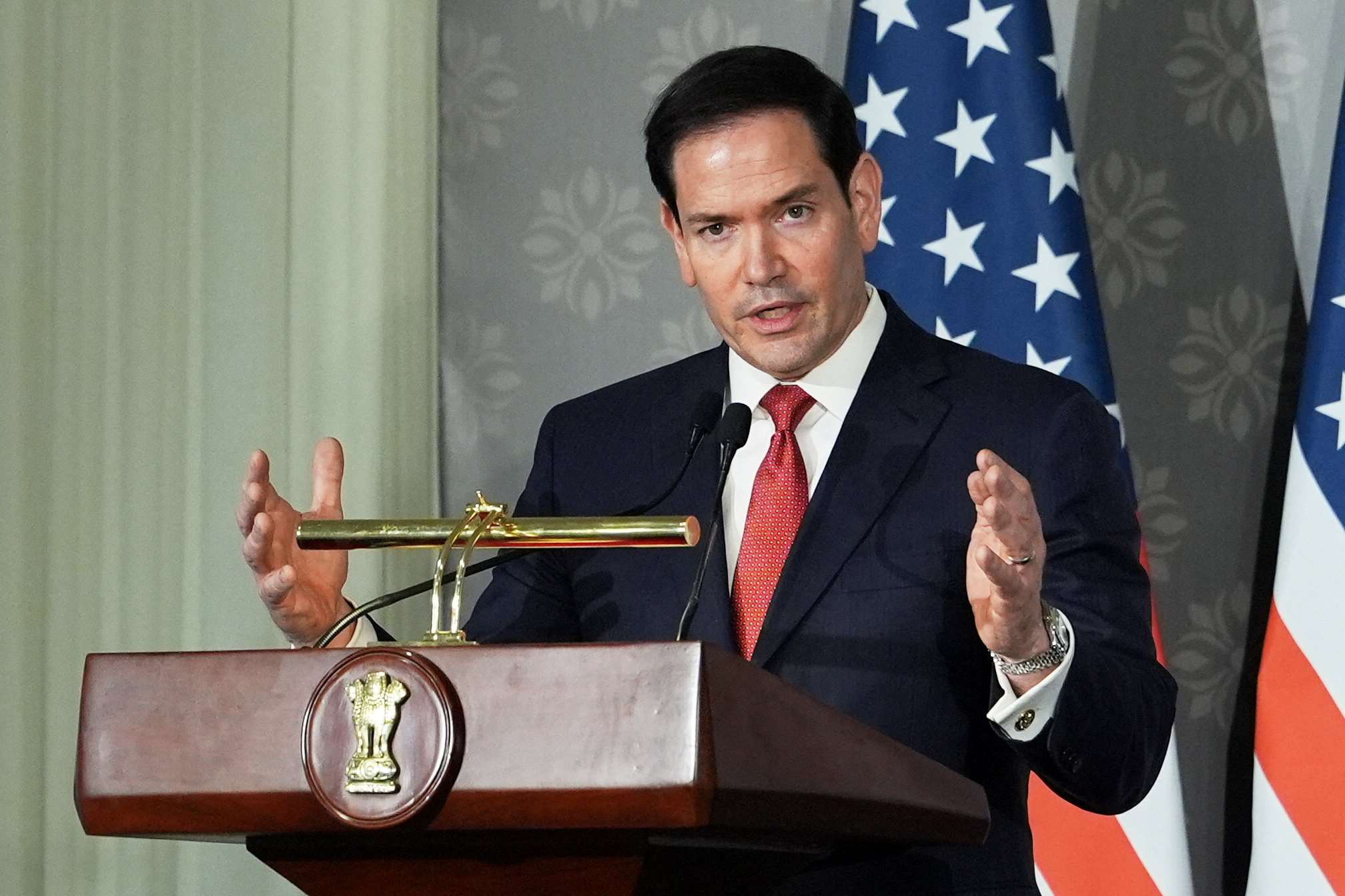美國國務卿盧比歐(Marco Rubio)表示，伊朗利用荷莫茲海峽作為談判籌碼，各國應採取行動，保護全球航運安全。資料照片。