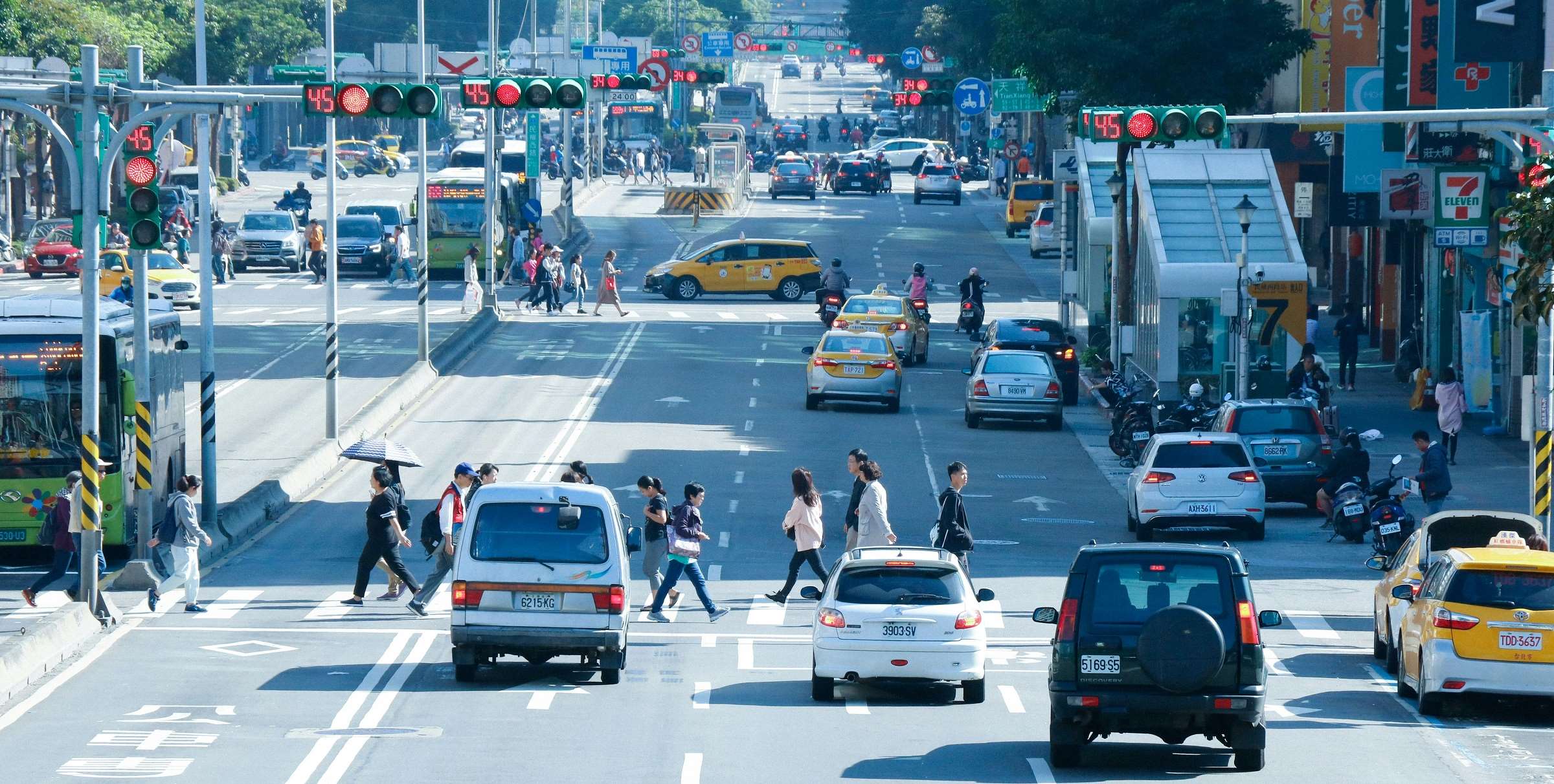很多人以為開車是一份單調的工作，但身為司機，除了安全駕駛，察言觀色更是一項重要能力。
