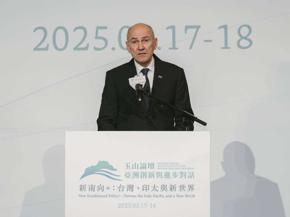 斯洛維尼亞總理楊薩(Janez Jansa)促成斯民黨國會議員訪台，外交部期待兩國關係在過往堅實基礎上持續深化。圖為楊薩去年來台出席玉山論壇 (台灣亞洲交流基金會提供)