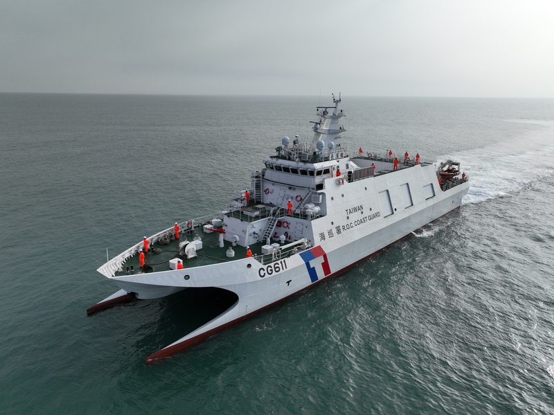 JD
中國海警船現蹤　海巡：長濱艦併航監控
針對中國海警船於台灣東南海域編隊活動一案，海洋
委員會海巡署1日表示，全程均於限制水域外航行，
由海巡署長濱艦併航監控中。
（海巡署提供）
中央社記者黃麗芸傳真　115年6月1日