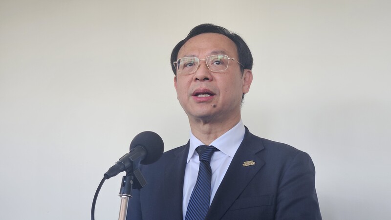 衛福部長石崇良強調，居家化療的目的是提供多元服務，讓民眾有所選擇，並非強制性實施，民眾不用過於恐慌。