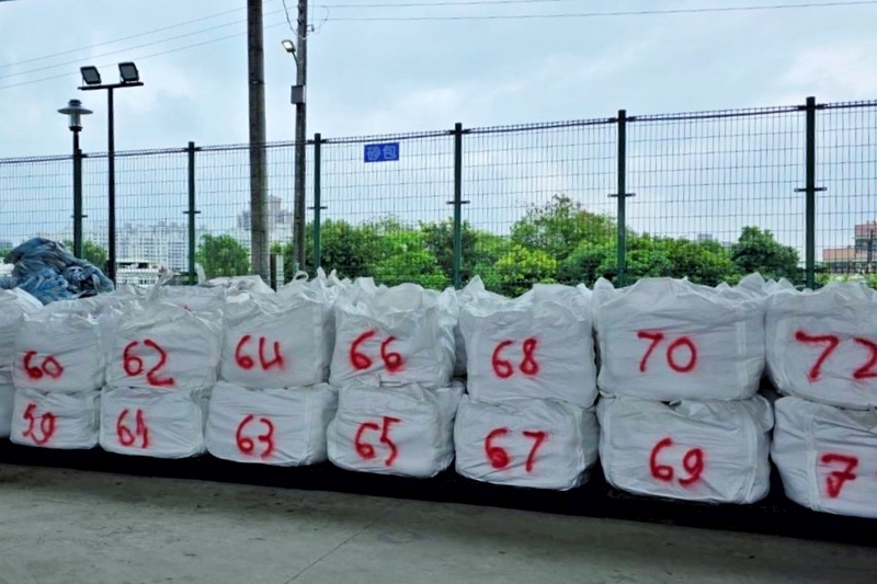 因應颱風巴威可能帶來的降雨影響，桃園市政府水務
局表示，已完成防汛整備全面盤點防災措施，各區公
所7日上午10時將開放民眾領用沙包。（桃園市政府水務局提供）