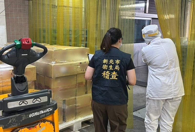 針對中聯油品致癌物苯駢芘超標，台北市政府6日發布，新增福壽實業下游5家業者使用問題油，其中3家已回收退回，另2家製造在外縣市，已移請查核。（衛生局提供）