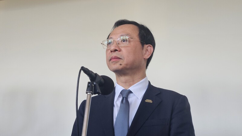 中聯問題油案再擴大，衛福部長石崇良16日表示，食藥署透過下游業者留存檢體，回溯逐批檢驗中聯於4至6月生產的油品，結果再驗出2批油品超標，再次證明中聯提供的留存檢體有很大的問題。(圖:中央社)
