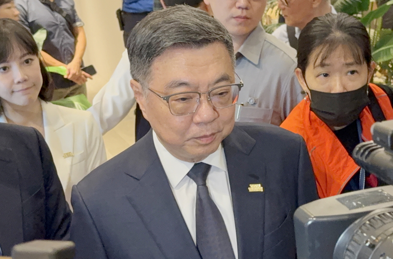 行政院長卓榮泰8日上午至高雄出席2026亞資高峰論壇。