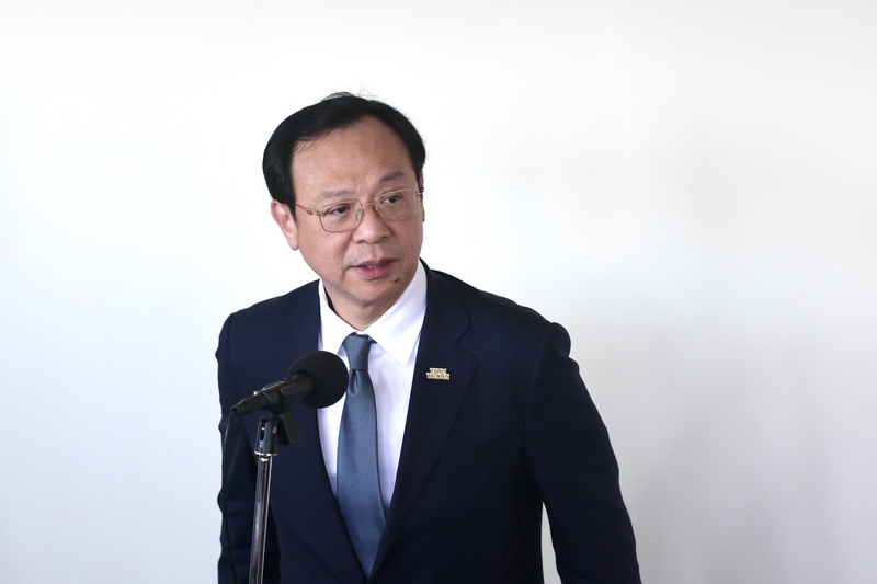 衛生福利部長石崇良(圖)在立法院受訪回應油品相關問題。資料照片