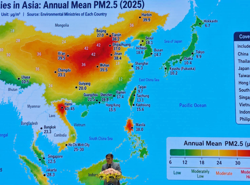 環境部15日舉辦2026年7-SEAS國際研討會暨鹿林山大氣背景站20週年慶，邀請多國專家學者探討跨境空氣污染、氣候變遷、大氣監測及環境治理等重要議題。圖為環境部長彭啓明致詞。