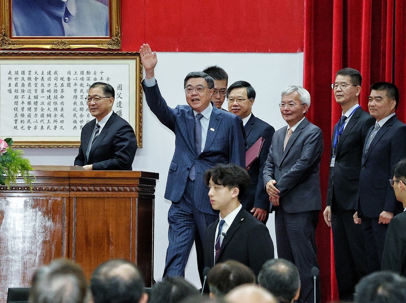 最高檢察署20日下午在警政署舉辦「115年地方公職人員選舉檢警調廉移高層首長選舉查察座談會」，行政院長卓榮泰（左2）出席致詞期勉同仁，並要求嚴查賄選、防止暴力介入選舉，以及斬斷選舉賭盤、壓制介選效應等。