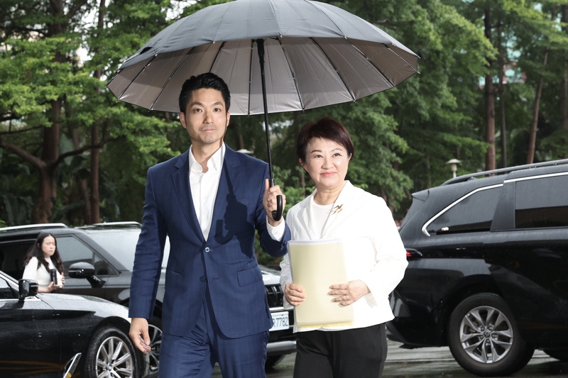PD
蔣萬安、盧秀燕出席食安法修正審查會議（1）
台北市長蔣萬安（前左）、台中市長盧秀燕（前
右）21日一同出席行政院「食品安全衛生管理法」部
分條文修正草案審查會議。
中央社記者吳家昇攝　115年7月21日