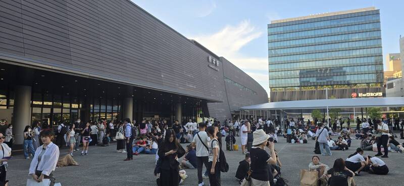 日本熊本縣28日下午發生規模7.1強震，衝擊九州交通。（讀者提供）