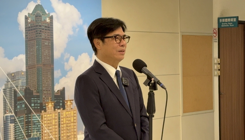 台北市長蔣萬安點名高雄市長陳其邁是很好的閣揆繼任人選。陳其邁(圖)29日出席活動接受媒體聯訪表
示，他會把市長做好做滿到任期最後一天。(中央社)