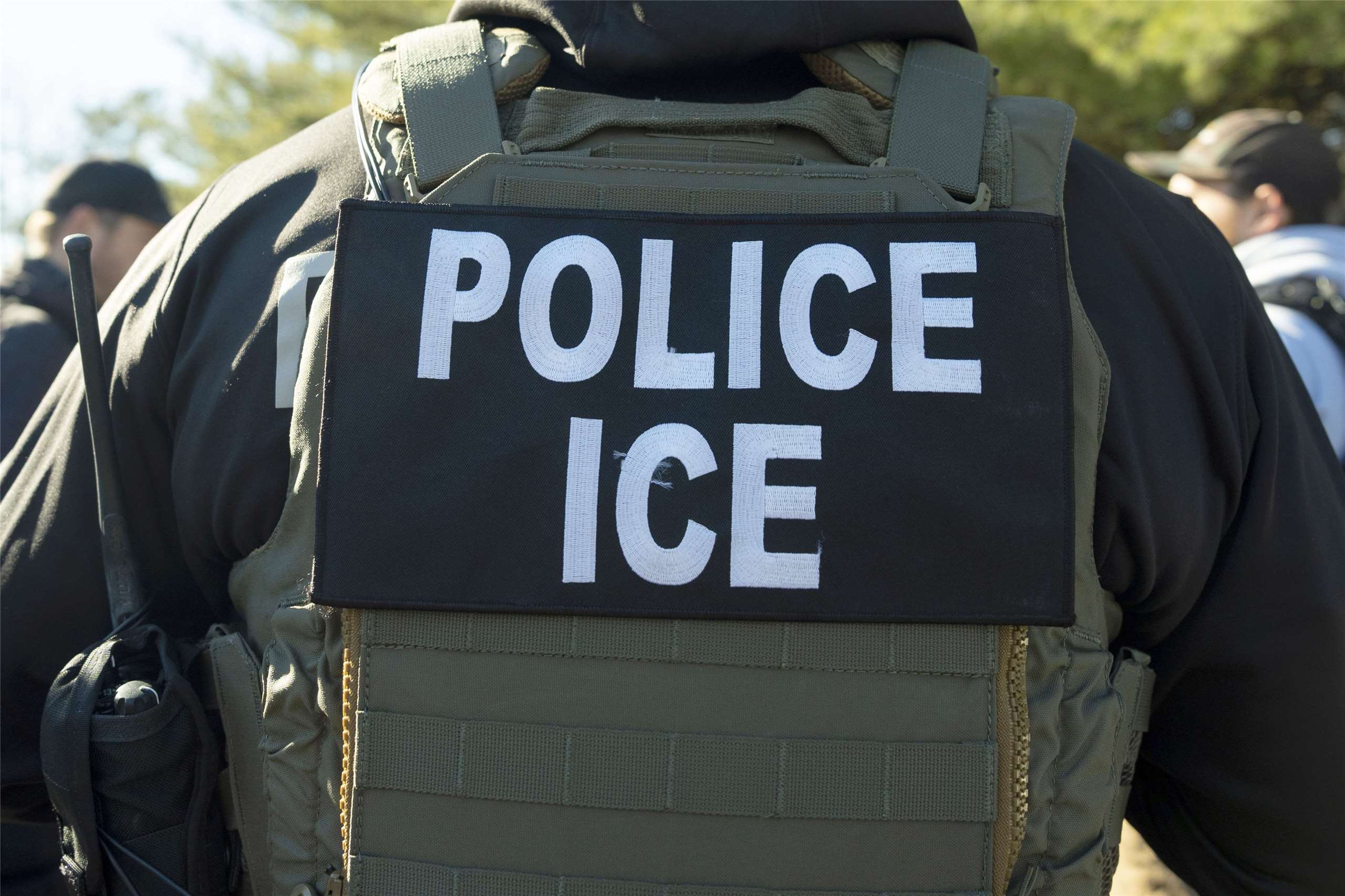 美國移民暨海關執法局（ICE）在發生兩起探員擊斃移民事件後，已暫停透過交通攔檢來拘留移民。(美聯社/達志影像)