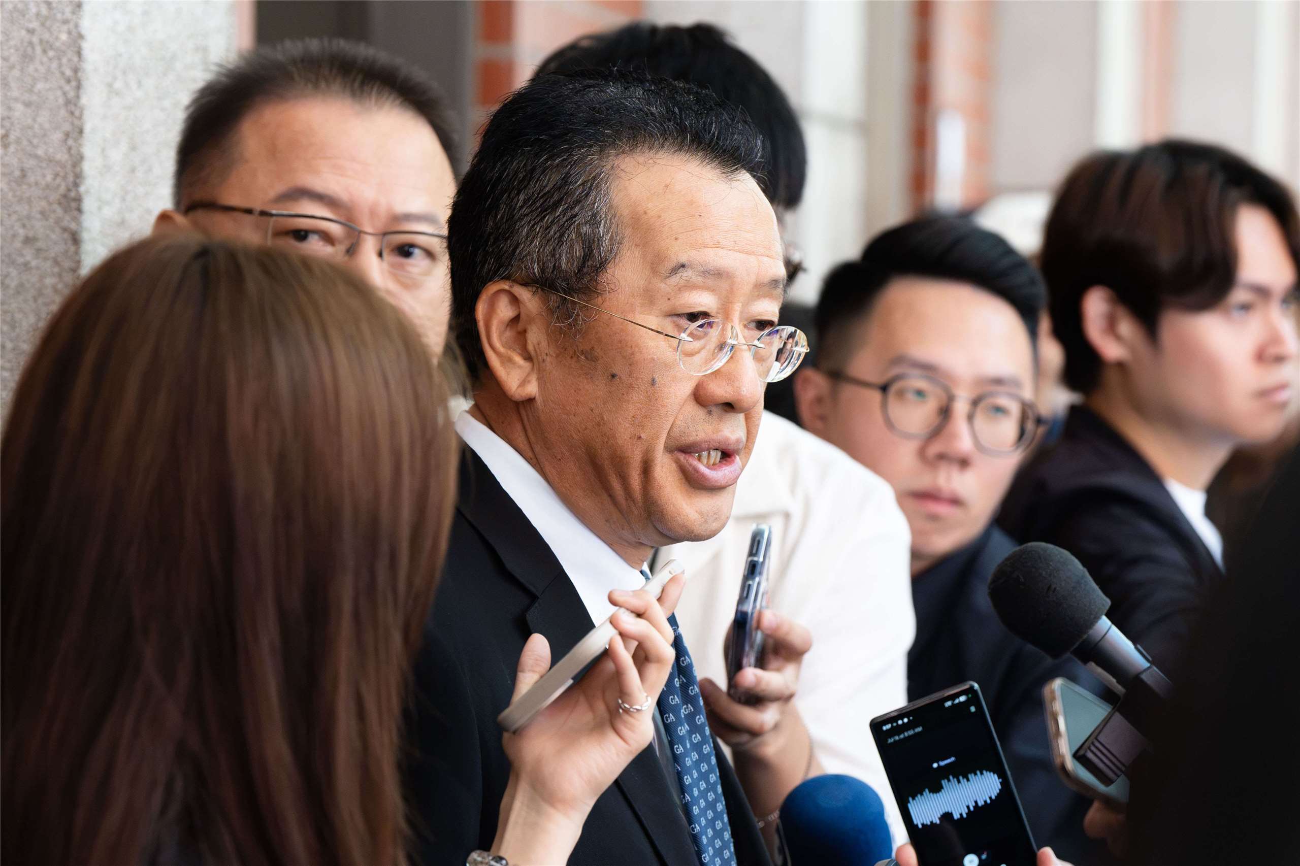 陸軍計畫採購無人機反制系統，但得標商「創未來」的產品測評三度未過。顧立雄16日在立法院表示，後續將依約執行。(楊仁翔 攝)