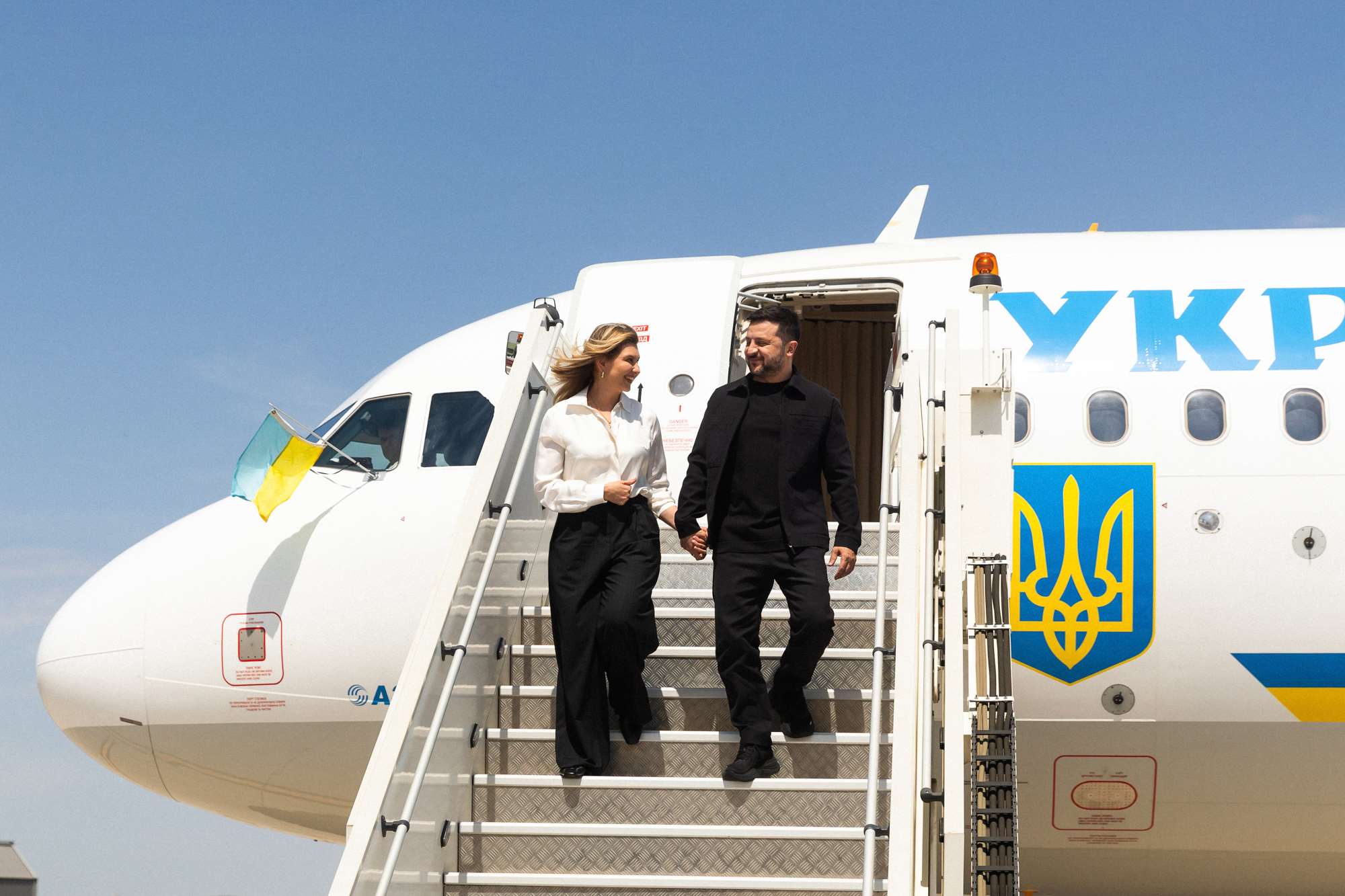 烏克蘭總統澤倫斯基夫婦抵達巴黎訪問。(X@ZelenskyyUa)