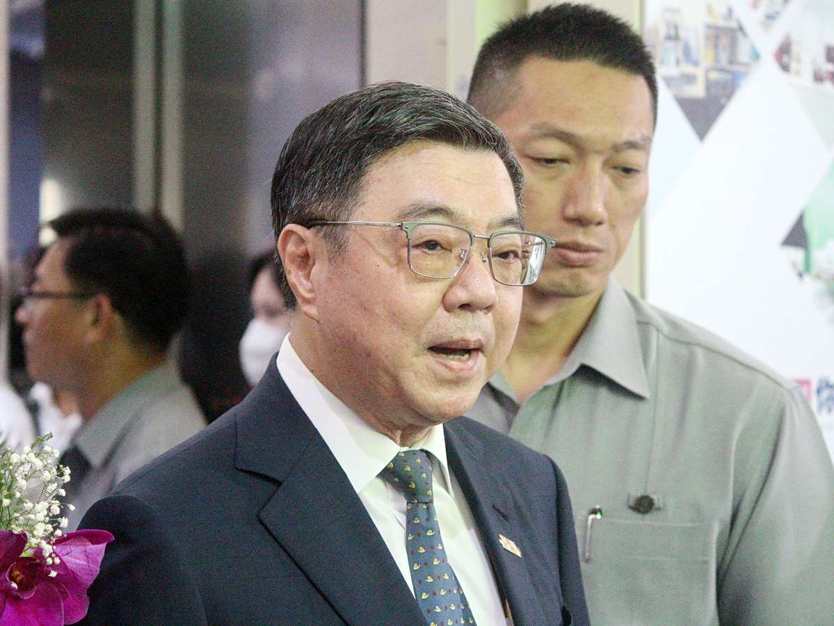 行政院長卓榮泰18日受訪表示，各級政府沒有「蓋牌」，做出「蓋牌」行為的只有中聯公司與其他幾家油品公司 (央廣記者王照坤 攝)