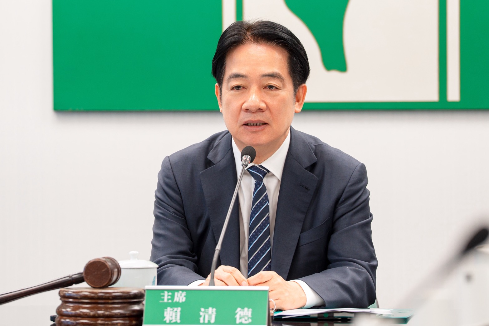 年底九合一選戰逐漸升溫，兼任民進黨主席的賴清德總統29日在中常會上宣布民進黨中央將啟動「行動中常會」，首場預計8月5日移師台中舉行，將安排縣市長參選人提出治理願景專題報告。（圖：民進黨提供）