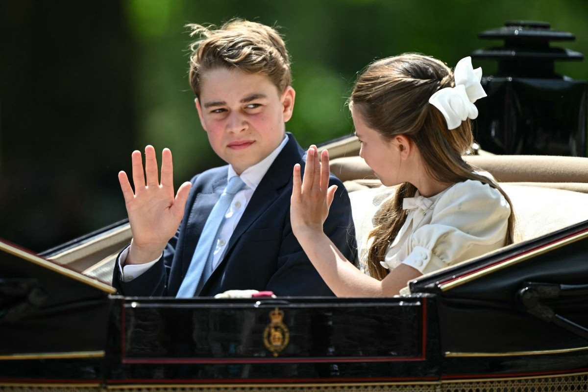 英國王位第二順位繼承人喬治王子(Prince George)(左)。資料照。(AFP)