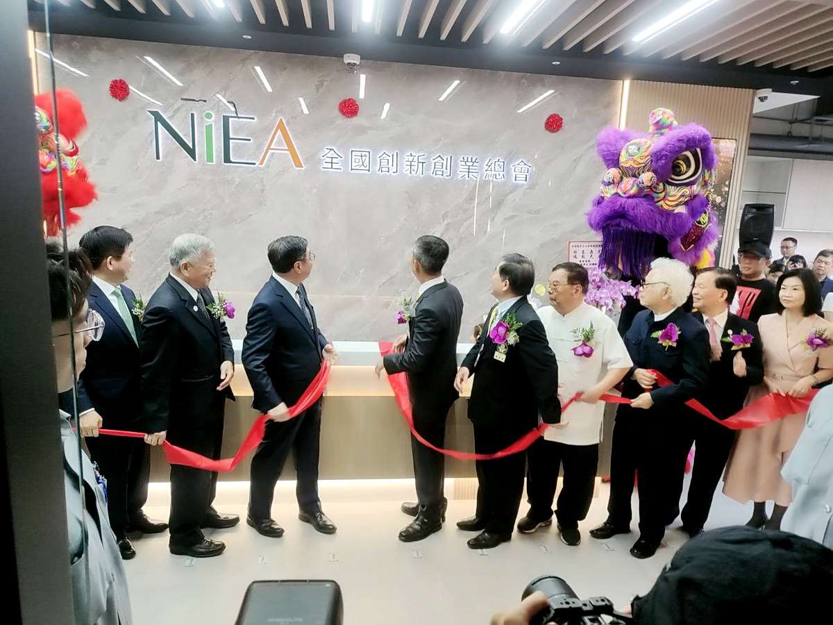 全國創新創業總會新北辦公室18日開幕揭牌，行政院長卓榮泰應邀出席，強調會全力協助新創產業壯大 (央廣記者王照坤 攝)