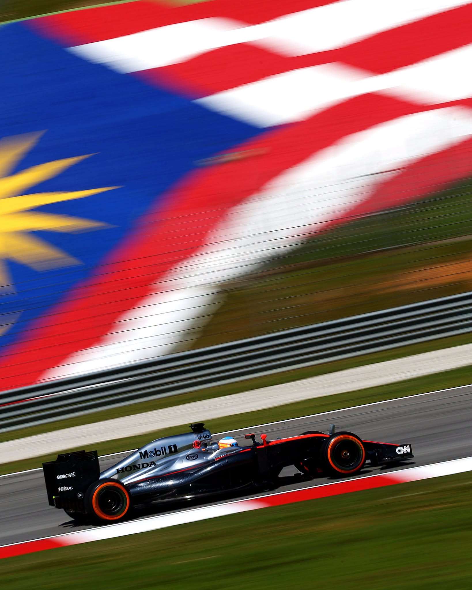 一級方程式(F1)賽車主辦單位26日宣佈，4月時因中東戰爭取消的巴林大獎賽(Bahrain Grand Prix)，將於10月初在馬來西亞舉行。 (圖:FB/Formula1)