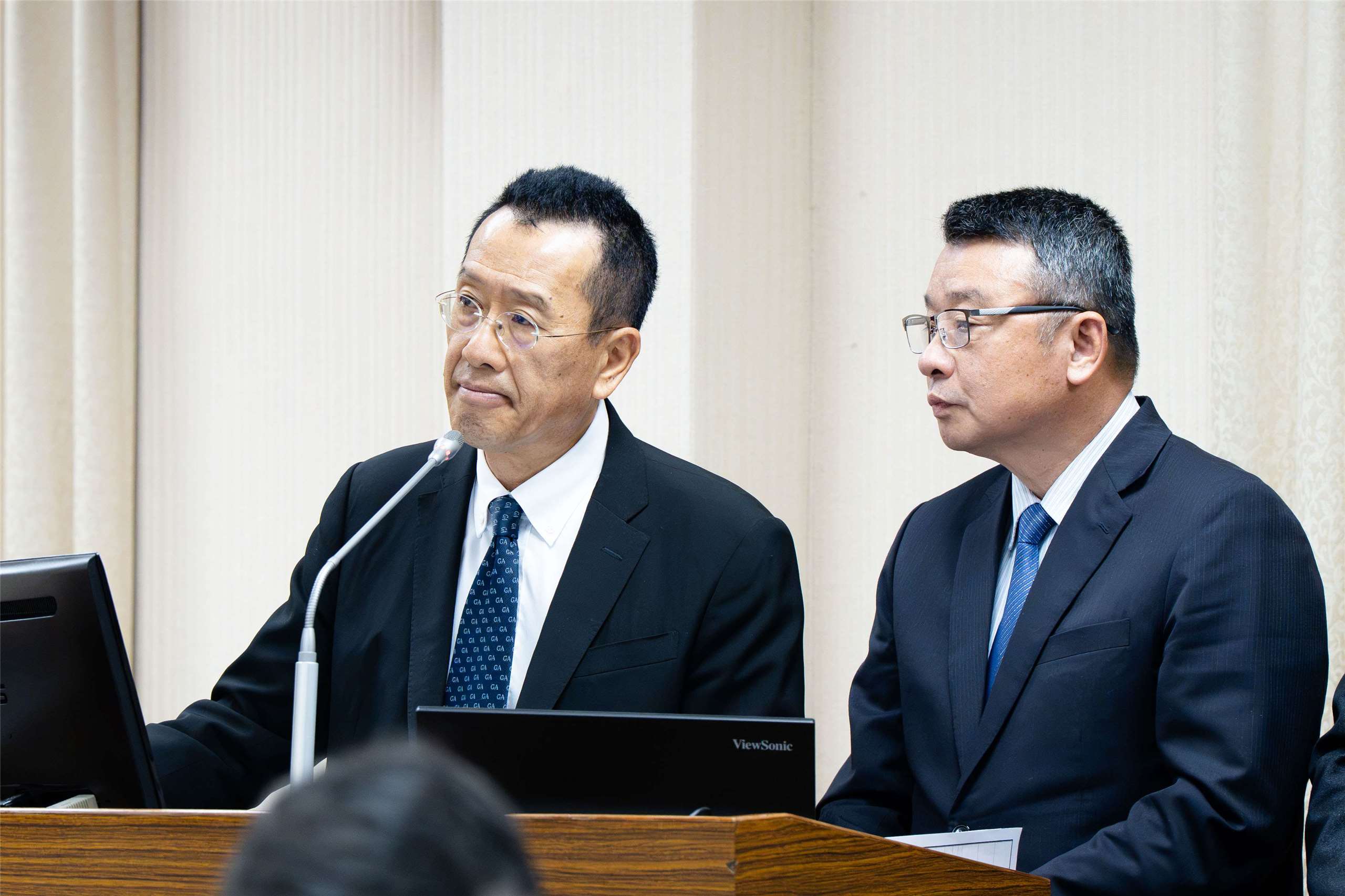 室內裝修商「福麥國際」2025年底標得國防部「RDX海掃更」火藥採購案引發爭議，國防部20日在立法院證實，由於廠商遲遲無法取得輸出許可，已於7月進行解約，並合計開罰新台幣8千餘萬元。(楊仁翔 攝)