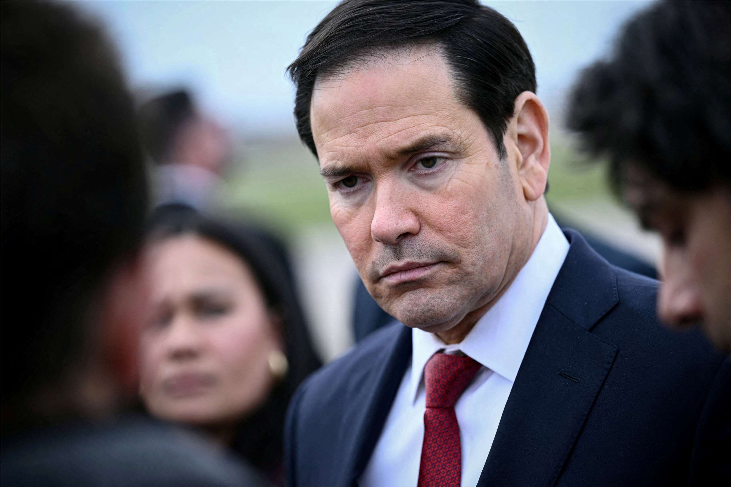 美國國務卿盧比歐(Marco Rubio)被記者問到是否正在籌劃與中國外交部長王毅或俄羅斯外長拉夫羅夫(Sergei Lavrov)會面，他表示，我們願意與他們會面。