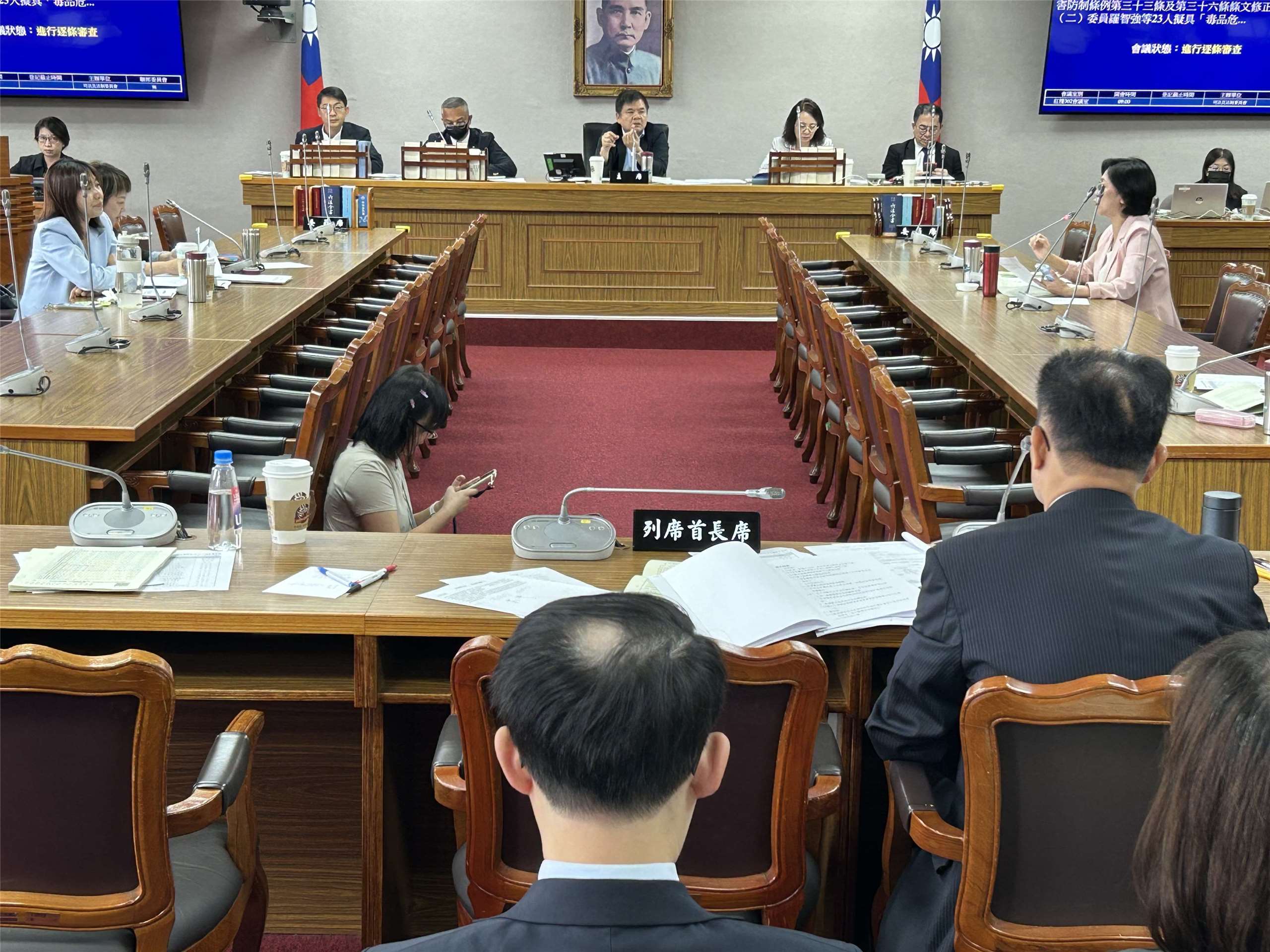 立法院司法及法制委員會今天(29日)審查《毒品危害防制條例》修法，全案保留送協商。（趙婉淳 攝）