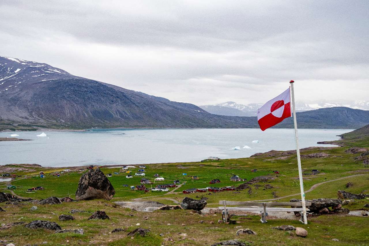 英媒報導，一家與美國總統川普關係密切的德州石油公司，無視格陵蘭政府否認核發許可，執意將鑽井設備運往格陵蘭。圖為格陵蘭南部庫雅雷克市的一個定居點 Igaliku。資料照片 (路透社/達志影像)