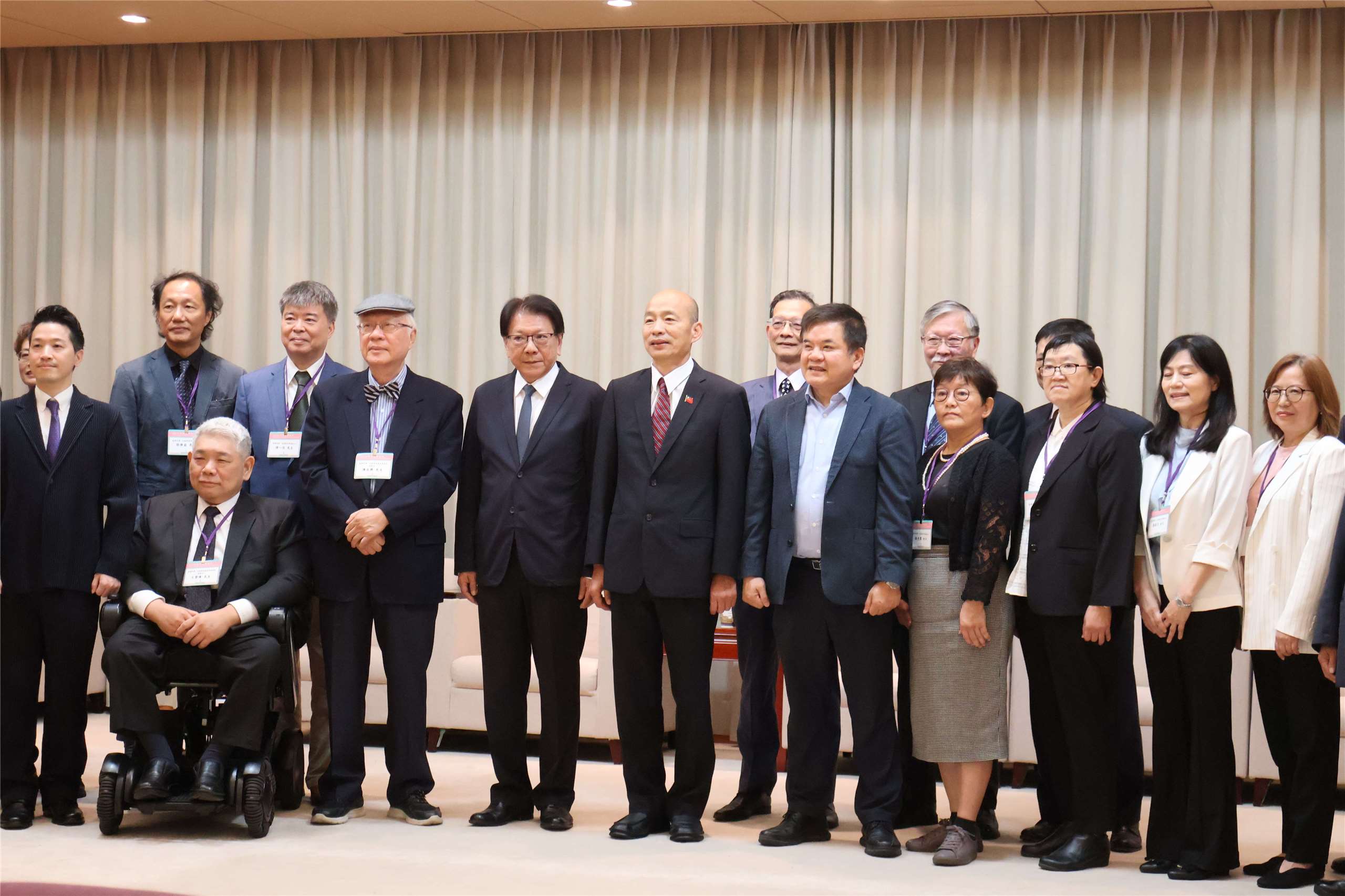 總統府秘書長潘孟安23日率監察院第7屆監委被提名人，拜會立法院長韓國瑜。（趙婉淳 攝）