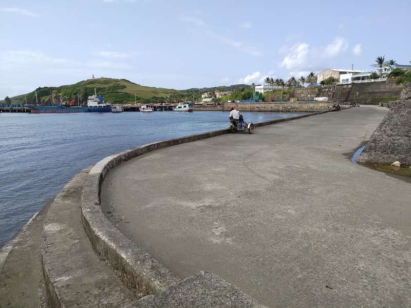 針對中國學者在官方場合把巴丹群島(Batanes)視為「台灣的地理延伸」，聲稱屬於中國，我方一名國安人士指出，中國炮製對台手法。圖為巴丹島港口。(圖：中央社)